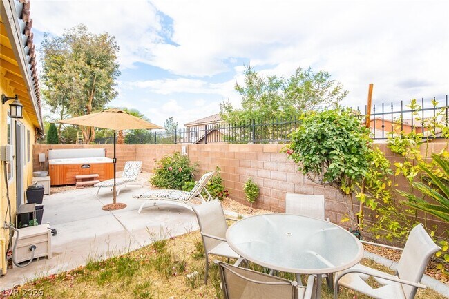 Building Photo - 10916 Bandol Pl