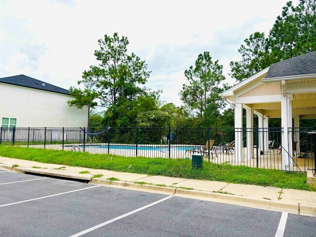 Building Photo - 2293 Del Carmel Way