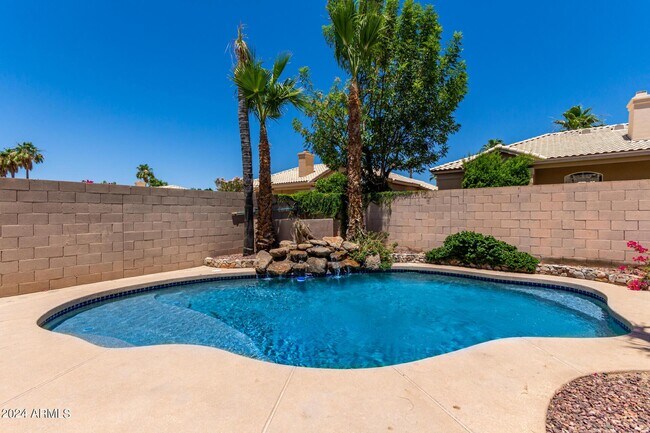 Building Photo - 8924 E Captain Dreyfus Ave