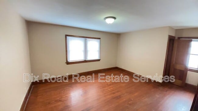 Building Photo - 703 N D St