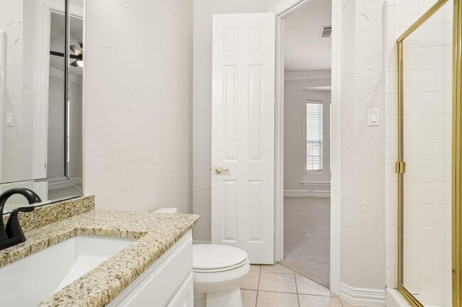 Building Photo - 1917 Cresson Dr