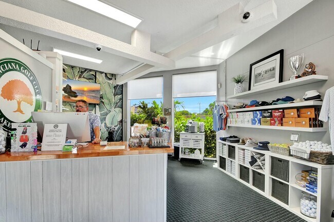Building Photo - 3810 Via Poinciana