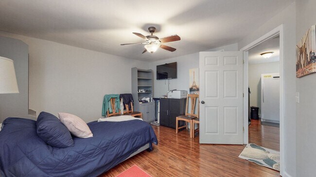 Building Photo - **RENOVATED COLONIAL ON OVER AN ACRE ZONED FOR WILLIAMSON COUNTY BRENTWOOD SCHOOLS**