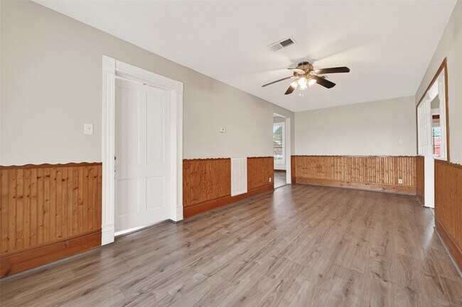 Building Photo - 1603 Blase Rd