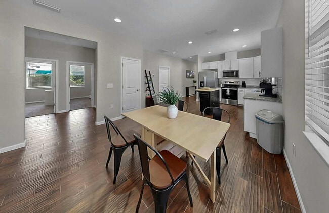 Building Photo - 3114 E 21st Ave