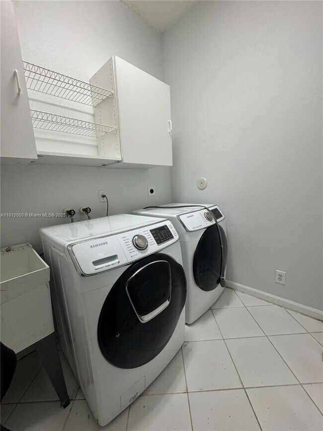 Building Photo - 5136 NW 99th Way