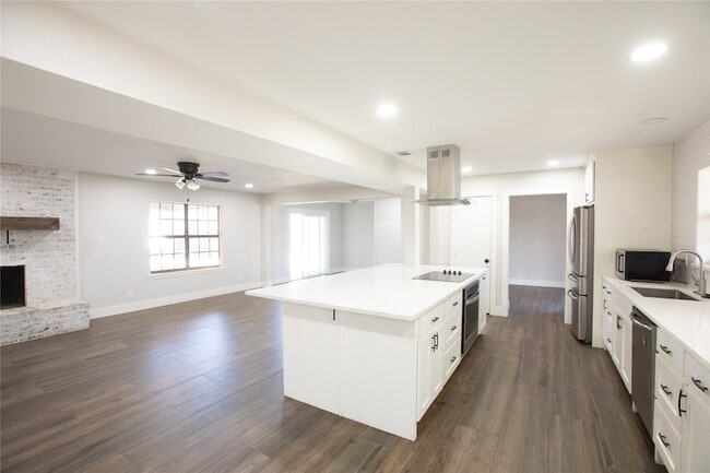 Building Photo - 1929 N Lake Trail