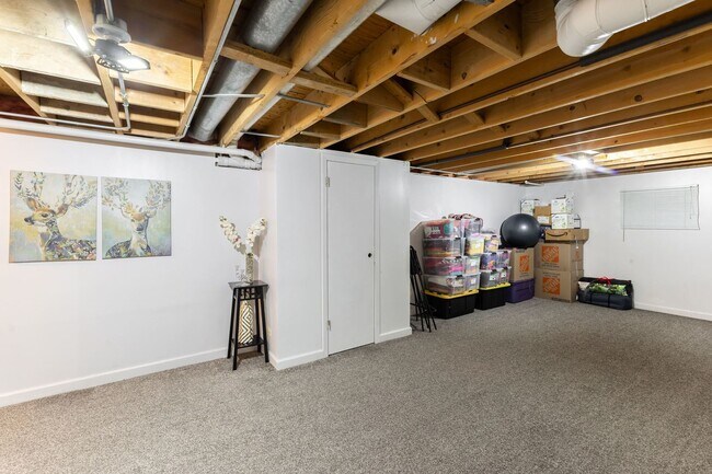 Building Photo - 520 Highland Grove Dr