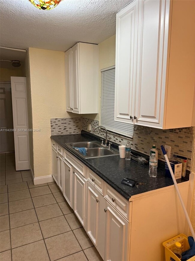 Building Photo - 304 NW 6th Ave