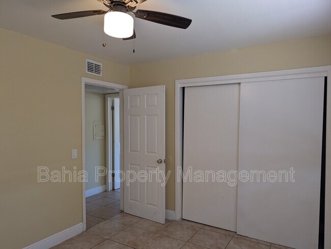 Building Photo - 8944 Temple Terrace Hwy