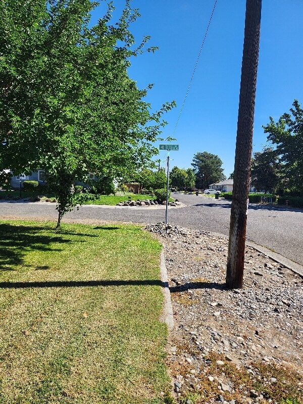 Building Photo - 710 Catskill St