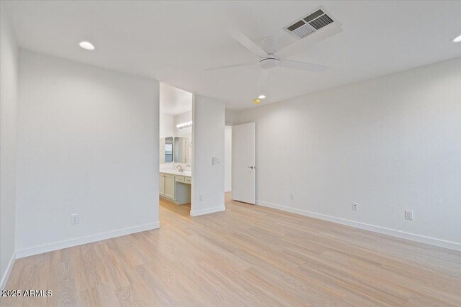 Building Photo - 21233 N 30th Ave