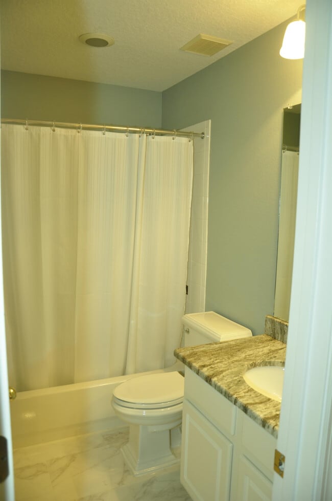 Building Photo - 607 Nadina Pl