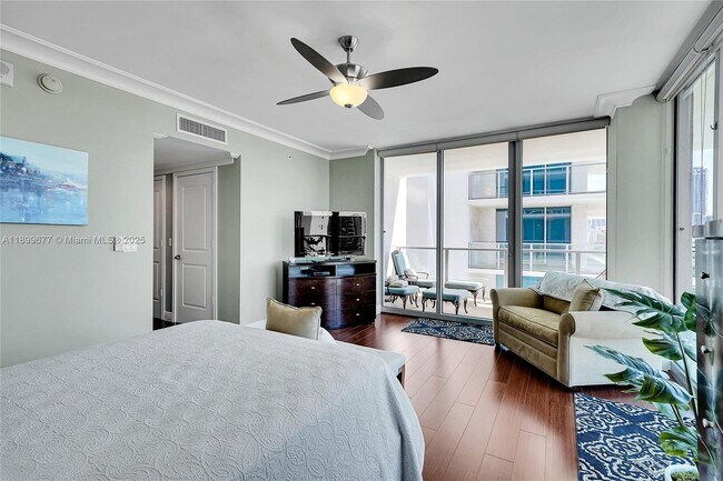 Building Photo - 3101 S Ocean Dr