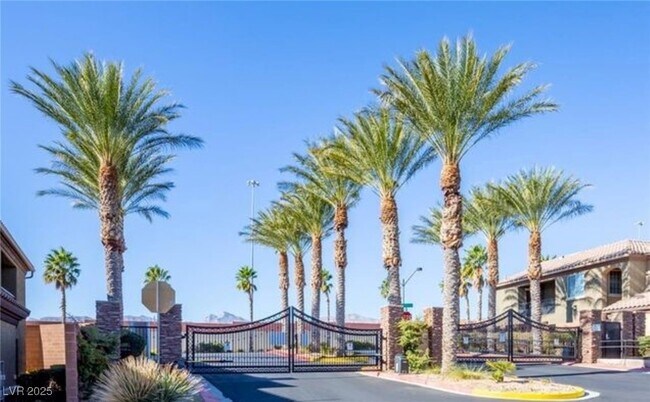 Building Photo - 6868 Sky Pointe Dr