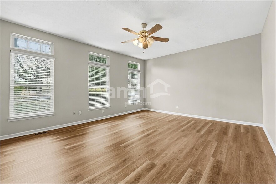 Building Photo - 111 Leather Leaf Ln