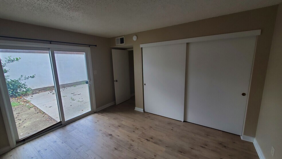 Building Photo - 2612 El Goya Dr