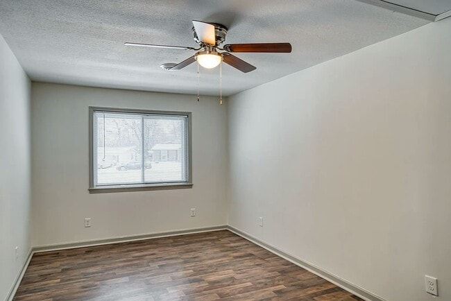 Building Photo - 2423 S 51st Ct
