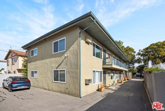 Building Photo - 3322 Atwater Ave