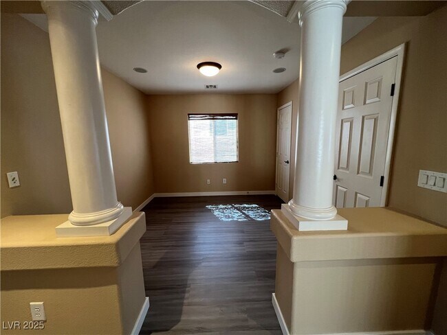 Building Photo - 7625 Good Fortune Ct