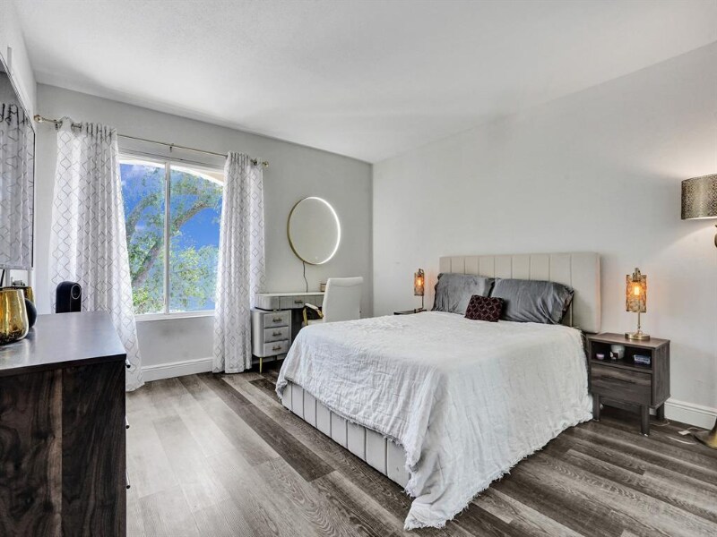 Building Photo - 2351 NW 33rd St