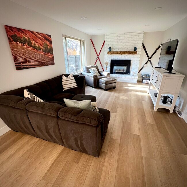 Building Photo - 14372 W Archer Ave