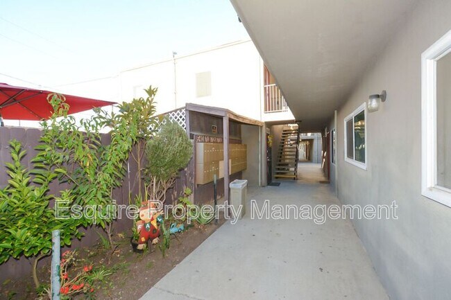 Building Photo - 710 W Channel Islands Blvd