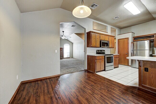 Building Photo - 2908 Astor Dr