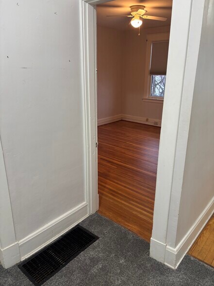 Building Photo - 4004 Carter Ave