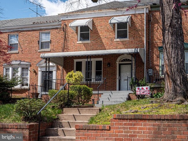 Primary Photo - 4106 10th St NE