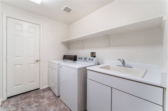 Building Photo - 10601 Pedal Point Pl