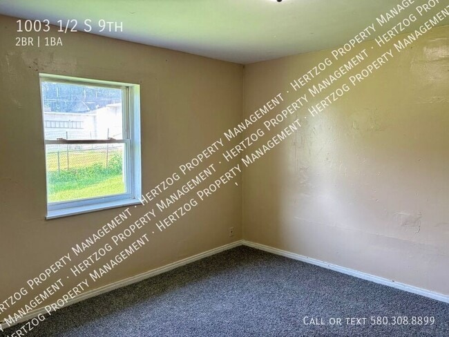 Building Photo - 1003 1/2 S 9th-