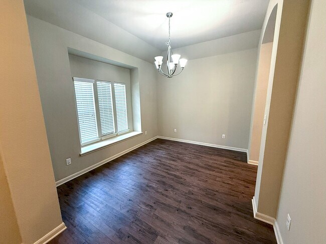 Building Photo - 117 Green Haven Dr