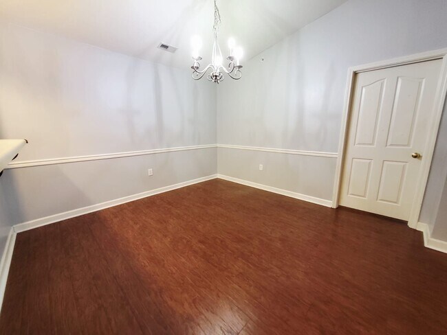 Building Photo - 339 Westbend Dr