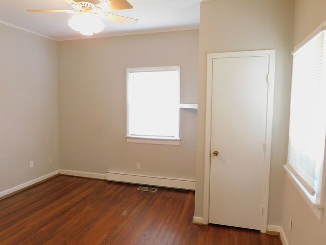 Building Photo - 1008 Cranbrook St