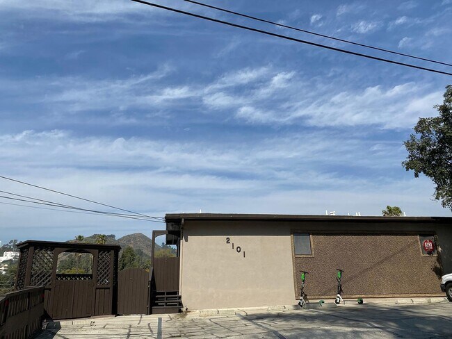 Building Photo - 2101 Ivar Ave