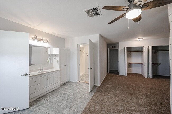 Building Photo - 1740 E Camino del Santo