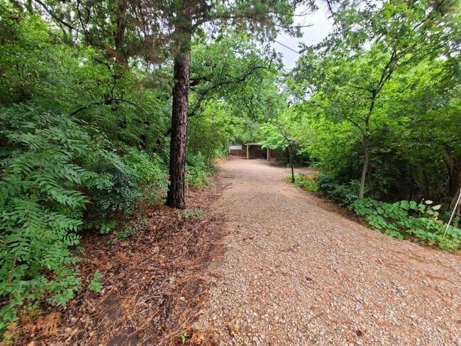 Building Photo - 227 Rockland Dr