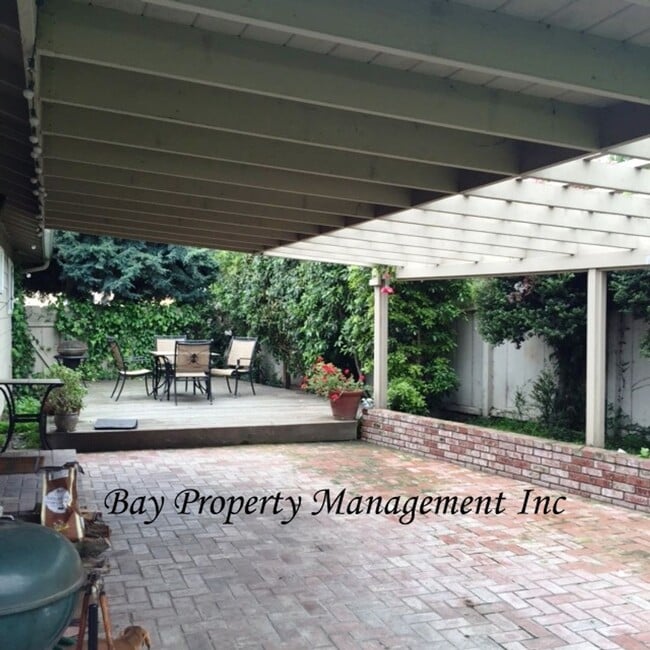 Building Photo - Bring your pets! Beautiful home in South Salinas - Coming Soon!