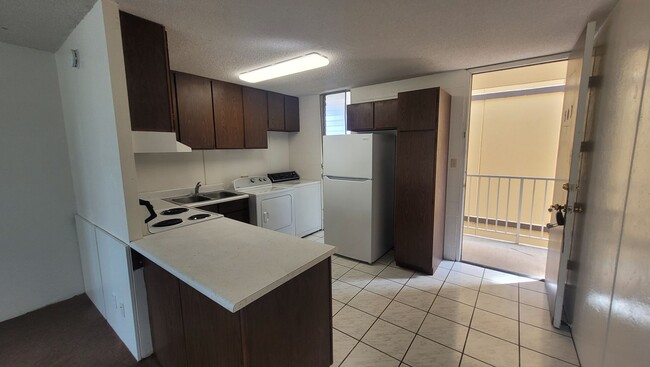 Building Photo - Newly Upgraded Spacious 1 Bedroom Apartment in the Ridgecrest Complex.