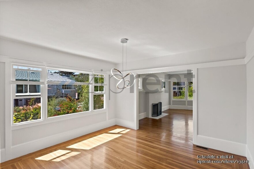 Building Photo - Unit