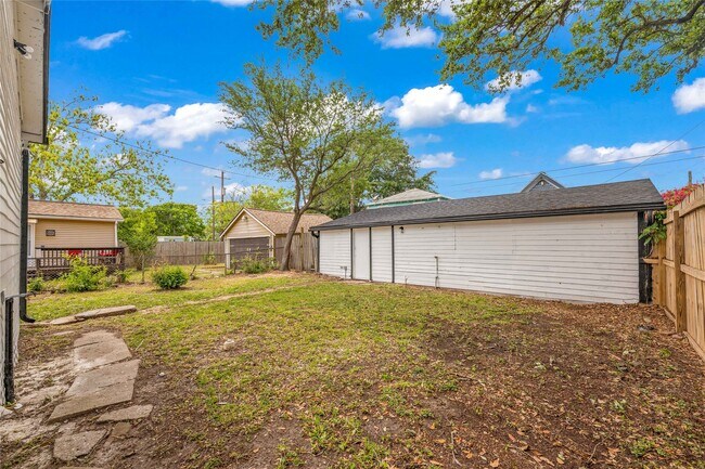 Building Photo - 4102 Ave N Ursuline St