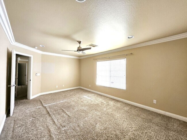 Building Photo - 432 Winthrop Pl