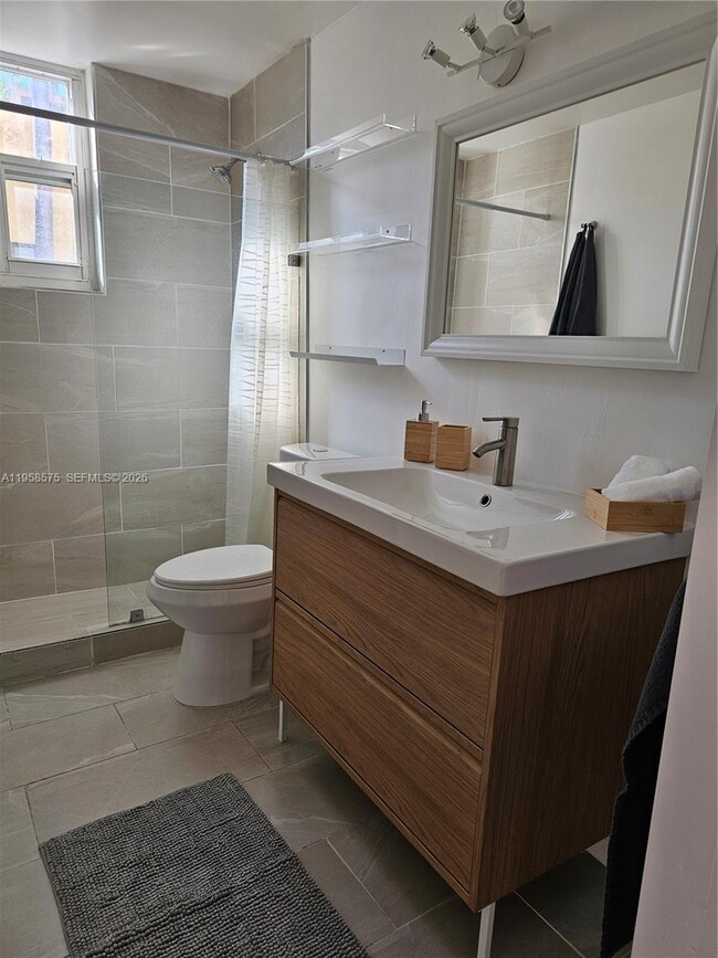 Building Photo - 622 15th St