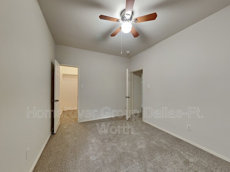 Building Photo - 10709 Lipan Trail