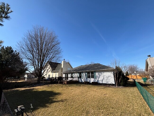 Building Photo - 1416 Finch Dr