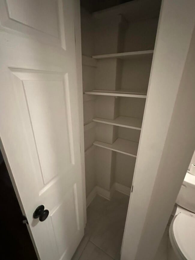 Building Photo - 313 Capital Ave