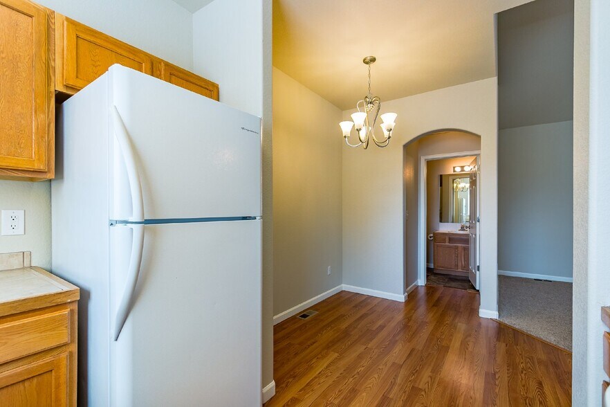 Building Photo - Modern Comfort and Low-Maintenance Living ...