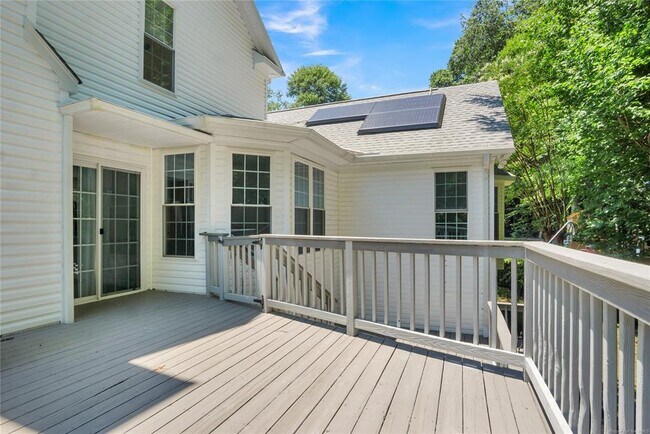 Building Photo - 717 Lantern Pl