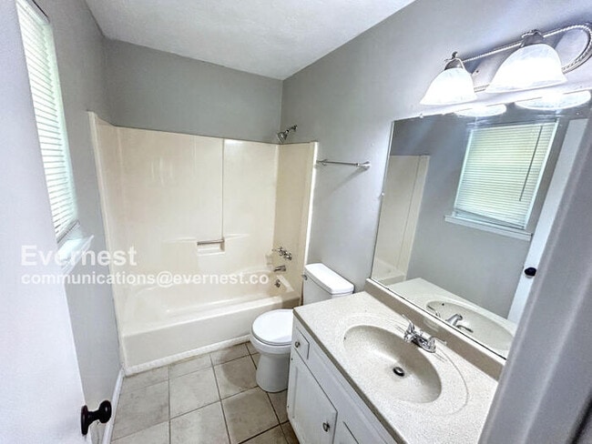 Building Photo - 1243 3rd Ave NW